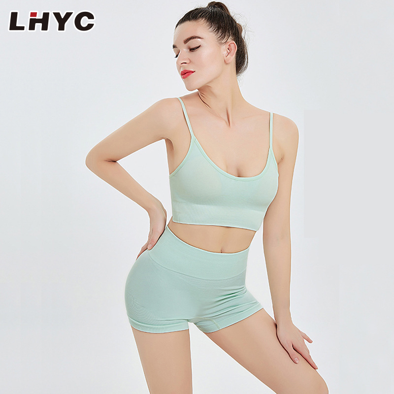 Summer new pure color yoga wear female seamless knitted sexy fitness bra shorts two sets